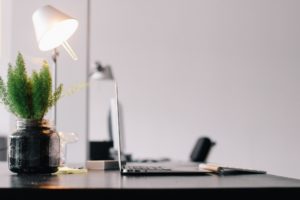 A desk lamp as a way to decorate your office